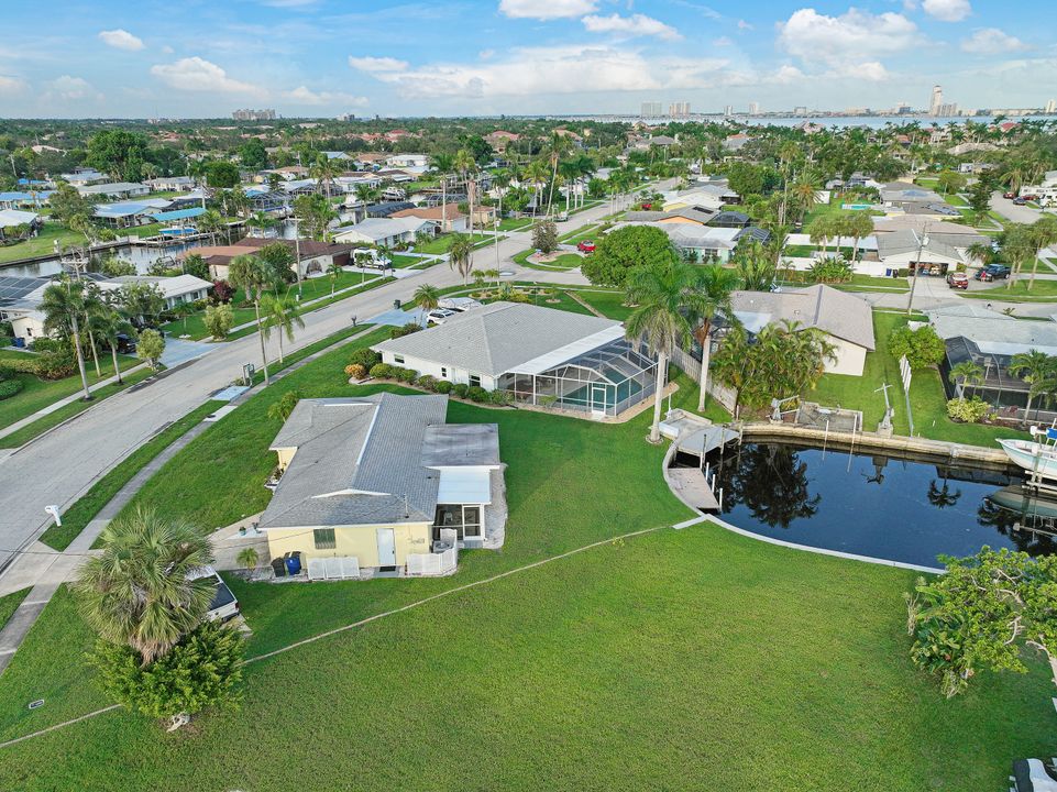 1751 Lakeview Blvd, North Fort Myers, FL 33903