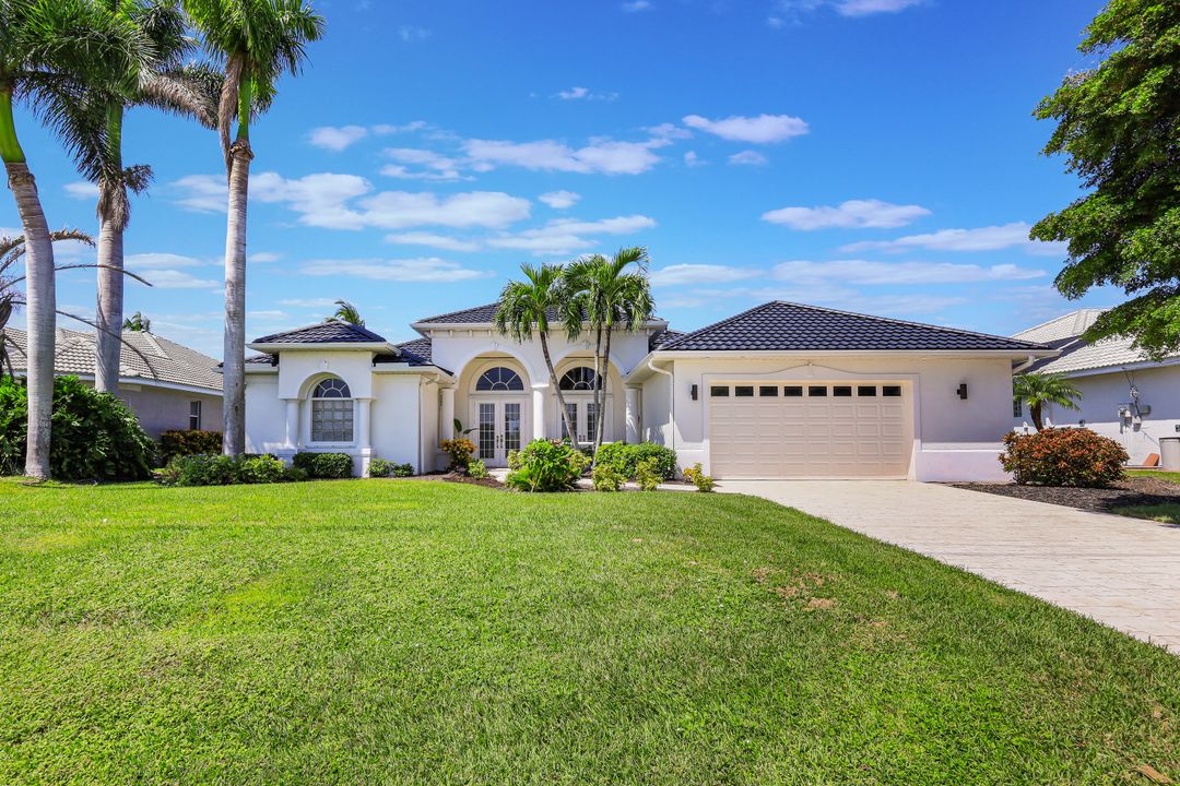 3724 Surfside Blvd, Cape Coral, FL 33914