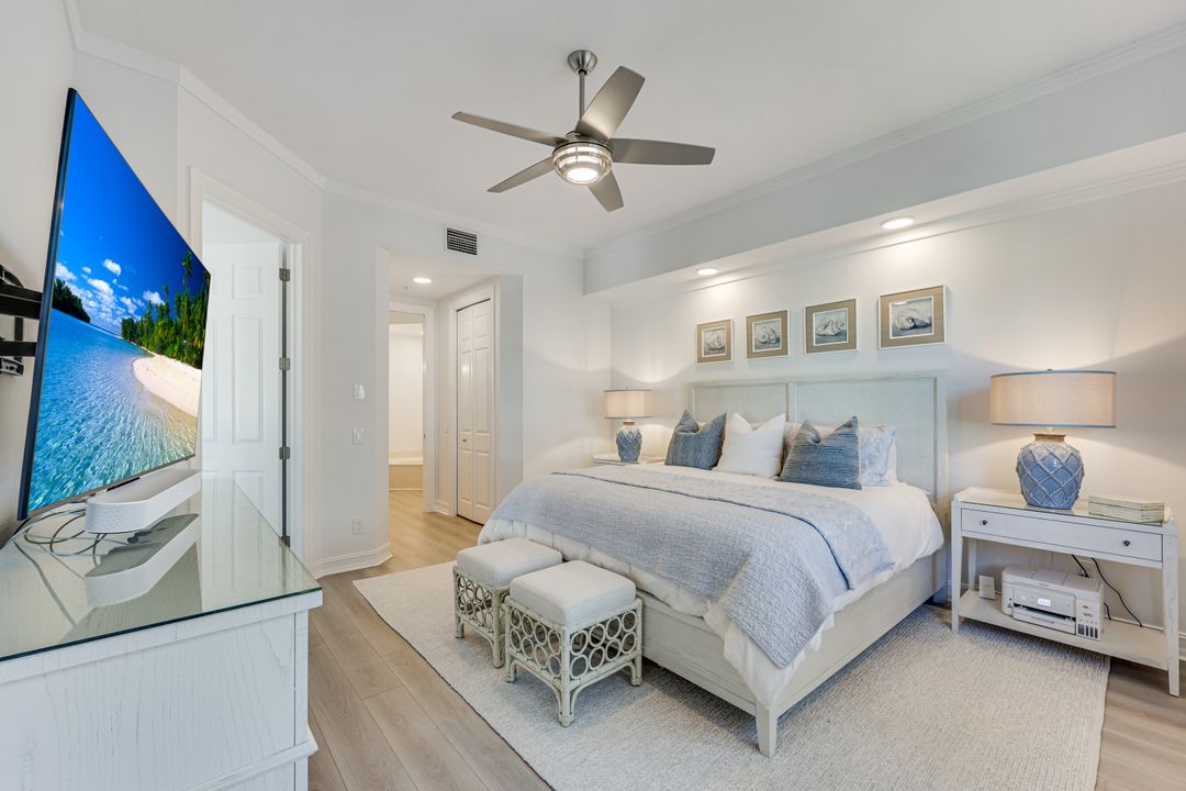 805 Bentwater Cir #104, Naples, FL 34108