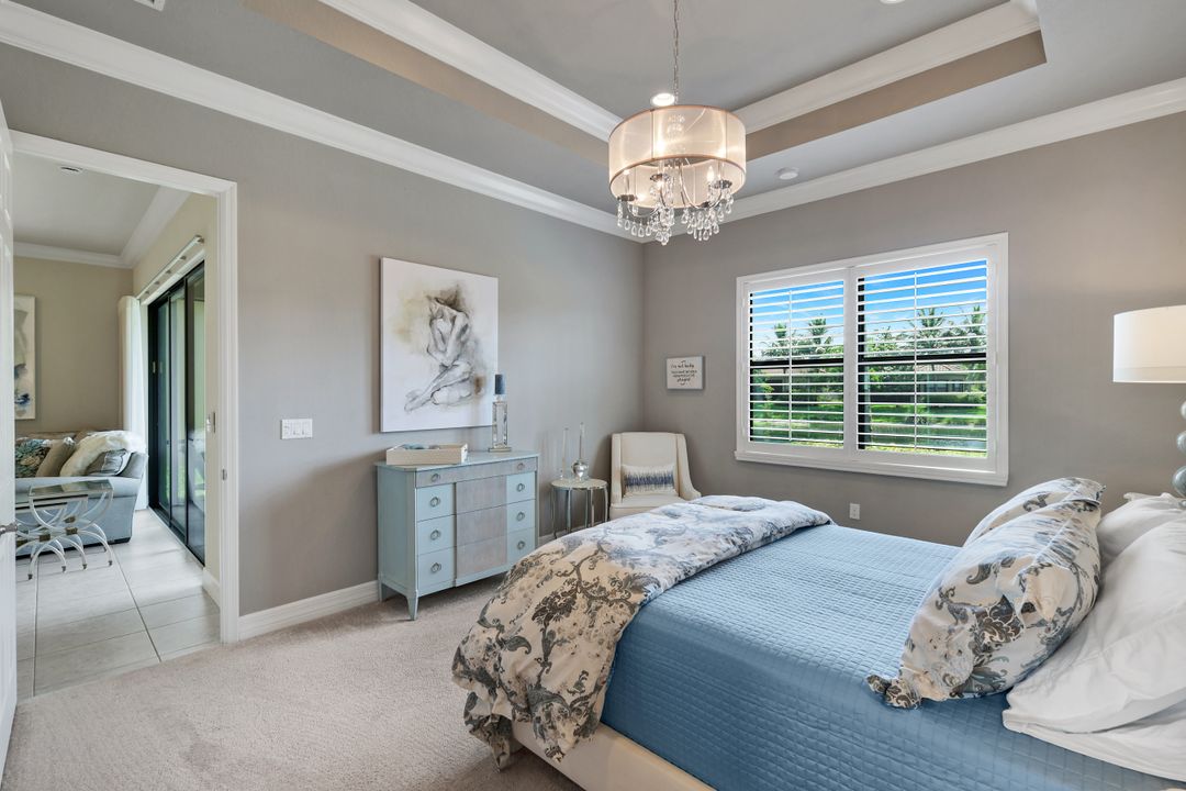 13556 Coronado Dr, Naples, FL 34109