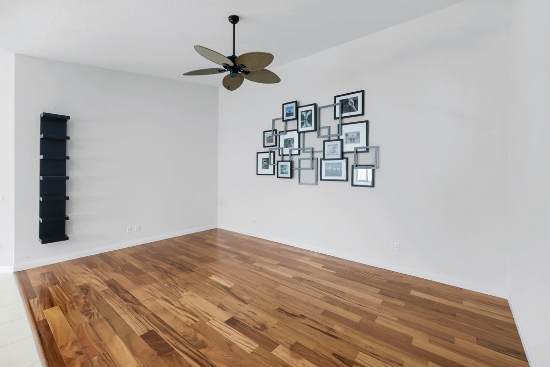 4155 St George Ln, Naples, FL 34119