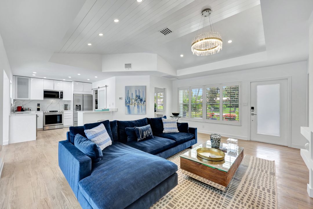 1118 Pompei Ln, Naples, FL 34103