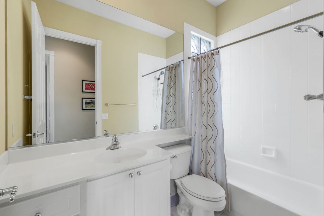 4479 Prescott Ln, Naples, FL 34119