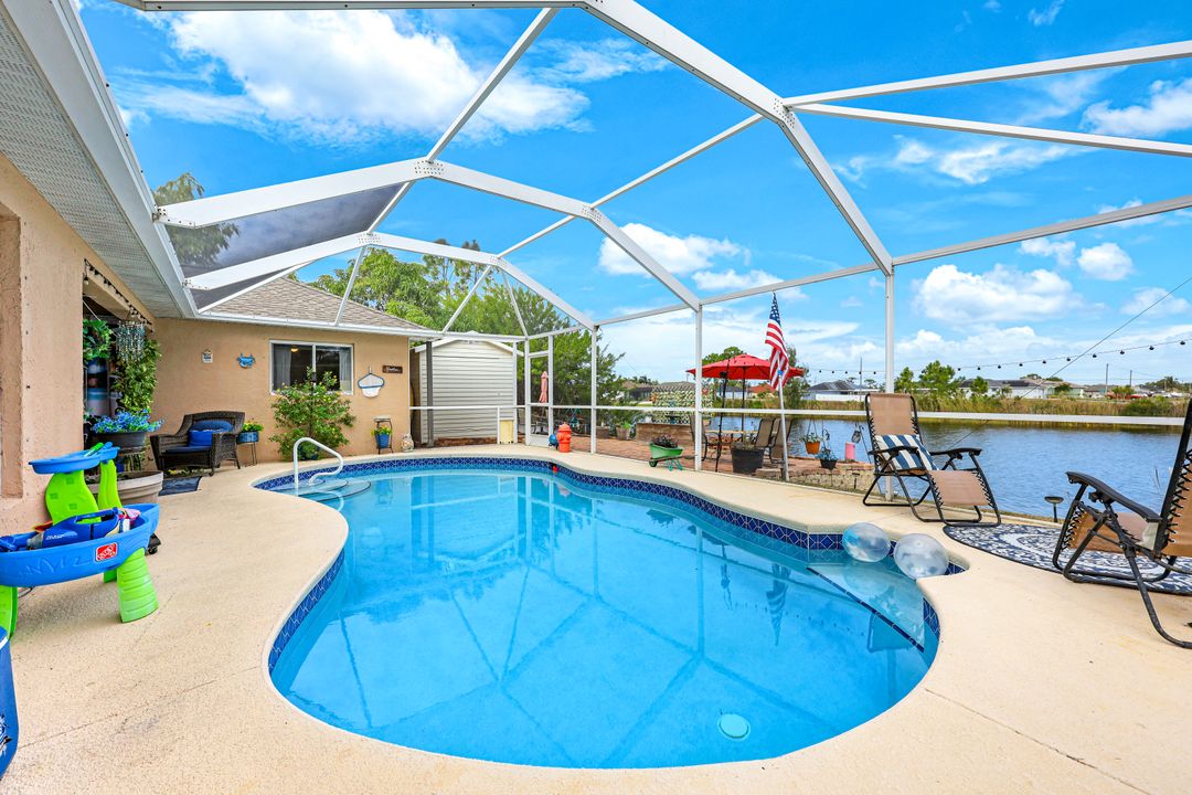 2427 NW 25th St, Cape Coral, FL 33993