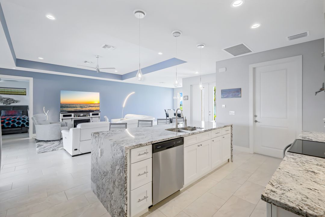 3213 NW 9th St, Cape Coral, FL 33993