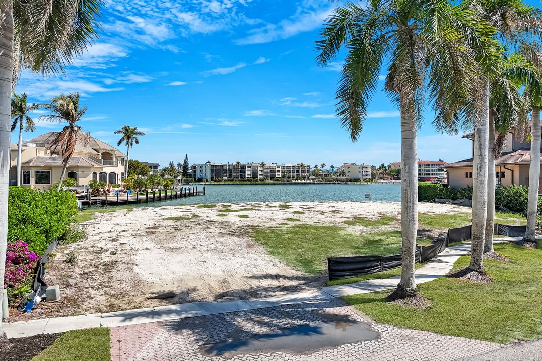 740 Rockport Ct, Marco Island, FL 34145