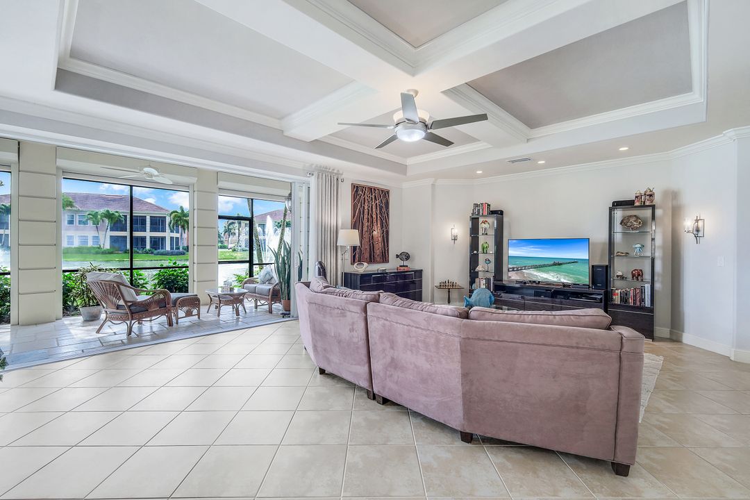 525 Avellino Isles Cir #33101, Naples, FL 34119