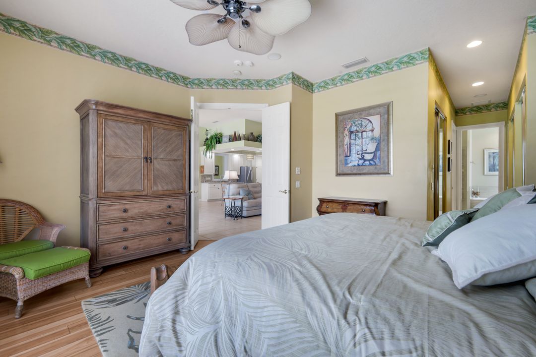 5855 Charlton Way, Naples, FL 34119