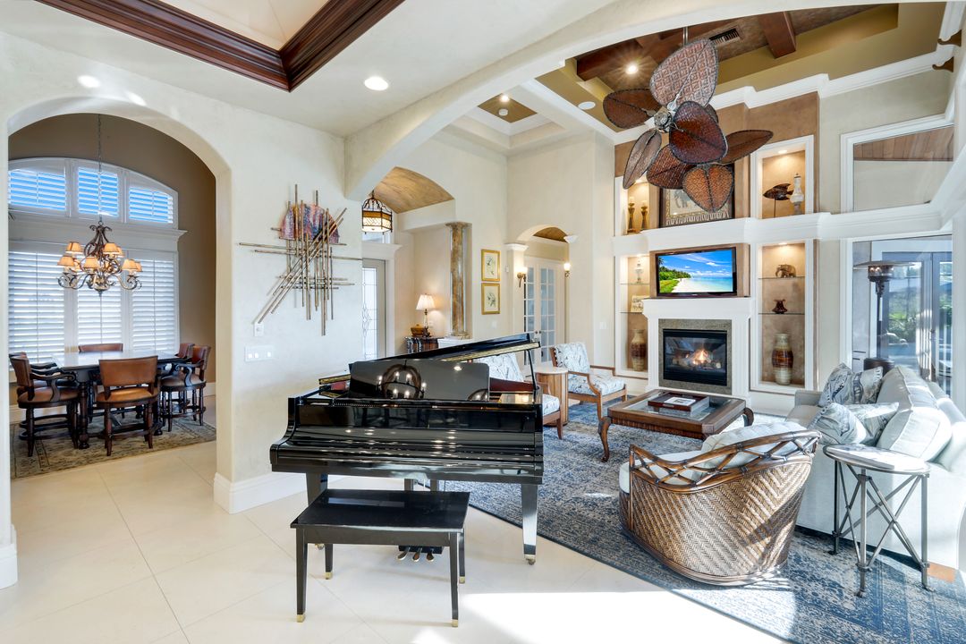 15295 Pembroke Point, Naples, FL 34110