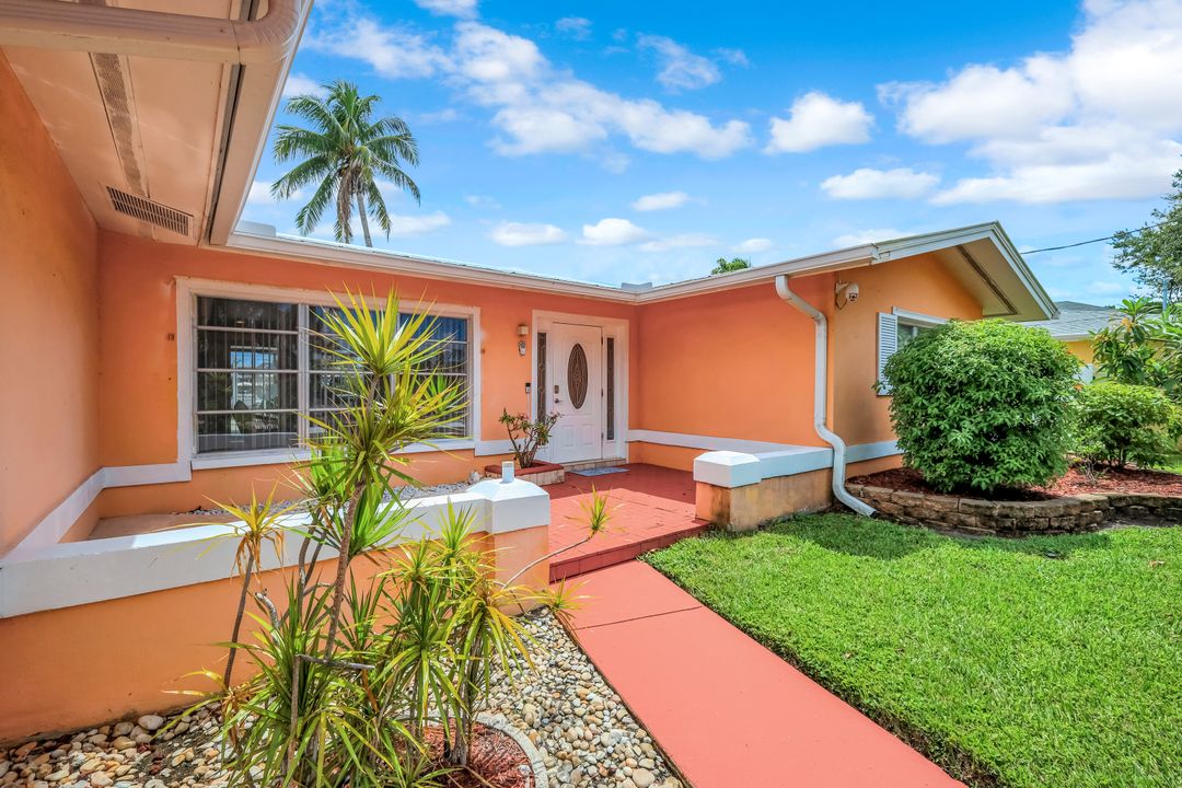 5333 Cocoa Ct, Cape Coral, FL 33904
