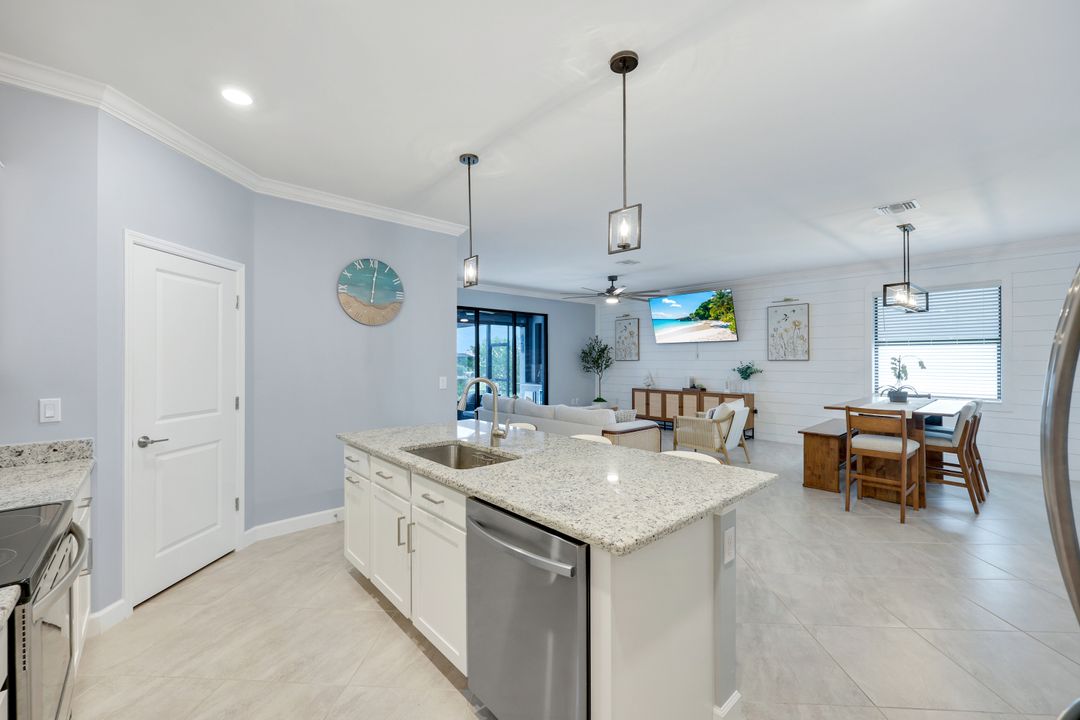 13824 Pine Lodge Ln, Fort Myers, FL 33913