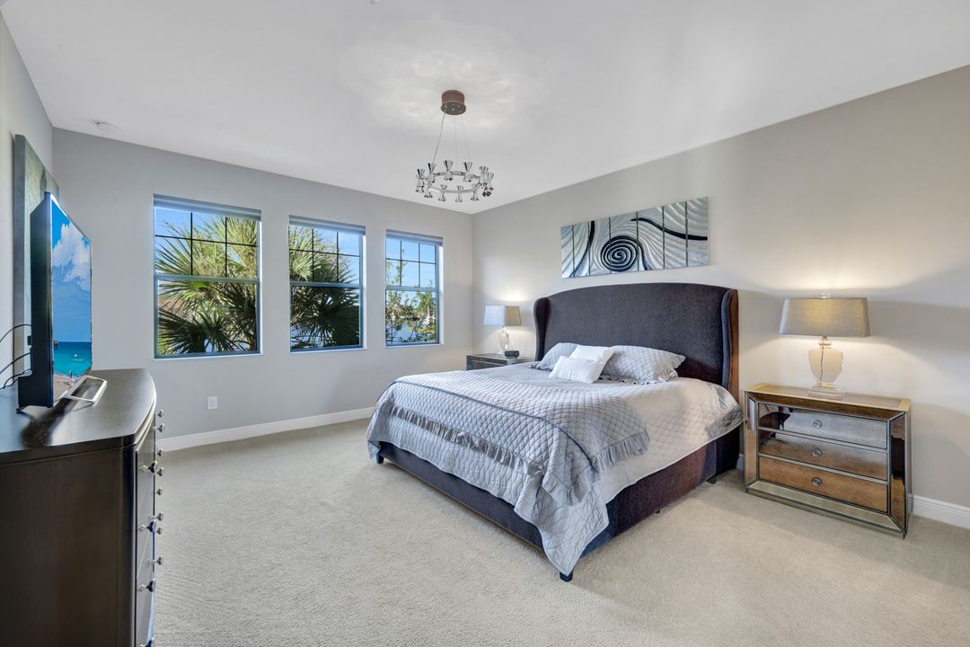 15213 Butler Lake Dr, Naples, FL 34109