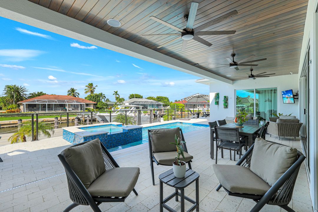 919 Juniper Ct, Marco Island, FL 34145