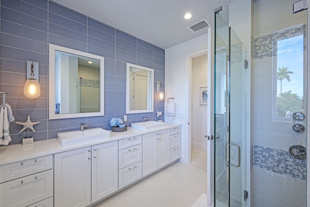 1501 Bluefin Ct, Naples, FL 34102