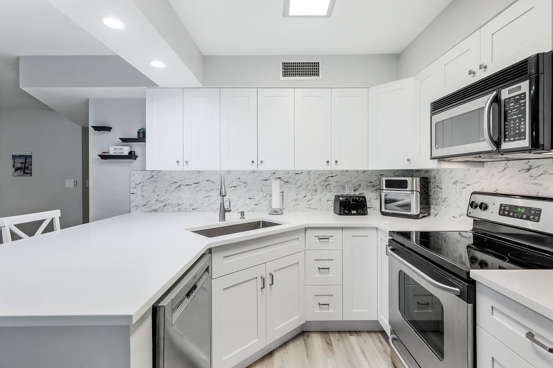 147 Forest Lakes Blvd #147, Naples, FL 34105