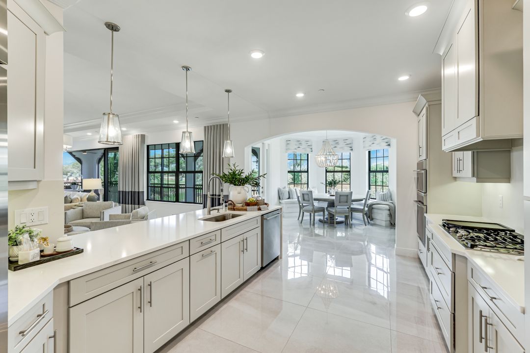 16347 Viansa Wy #202, Naples, FL 34110