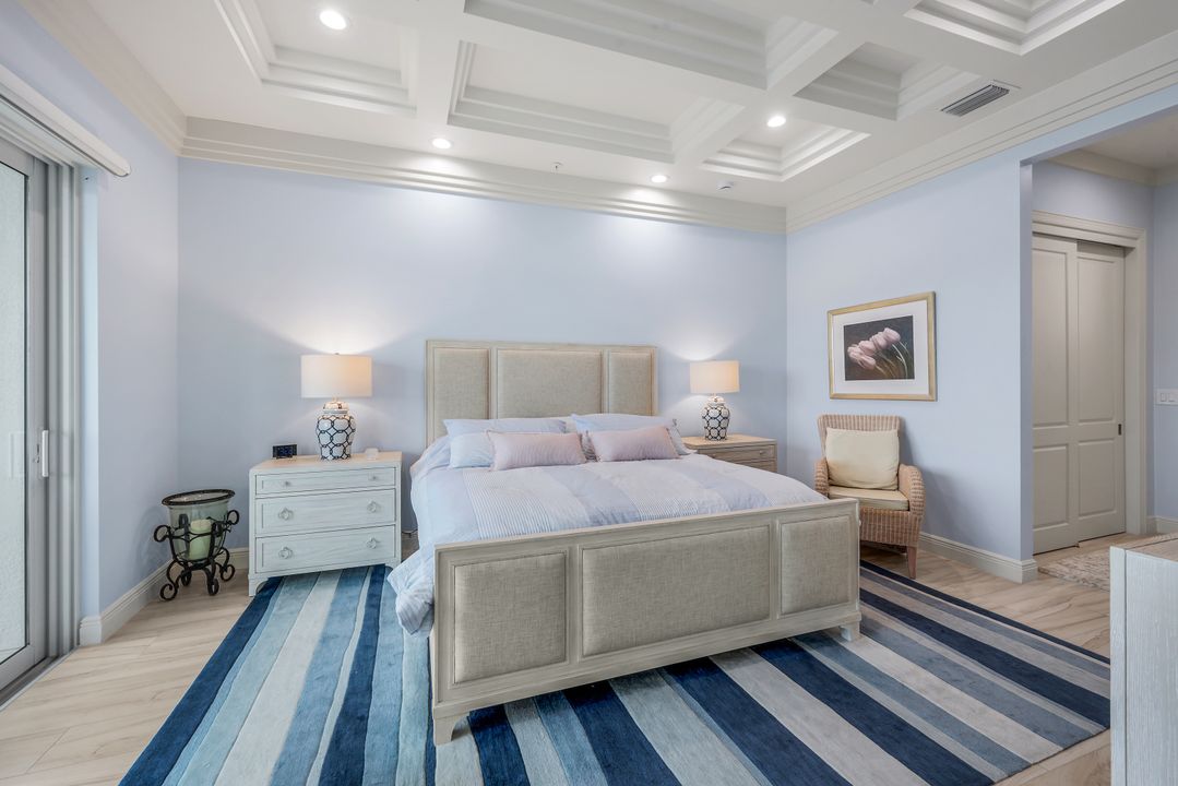 608 El Camino Real #201, Naples, FL 34119