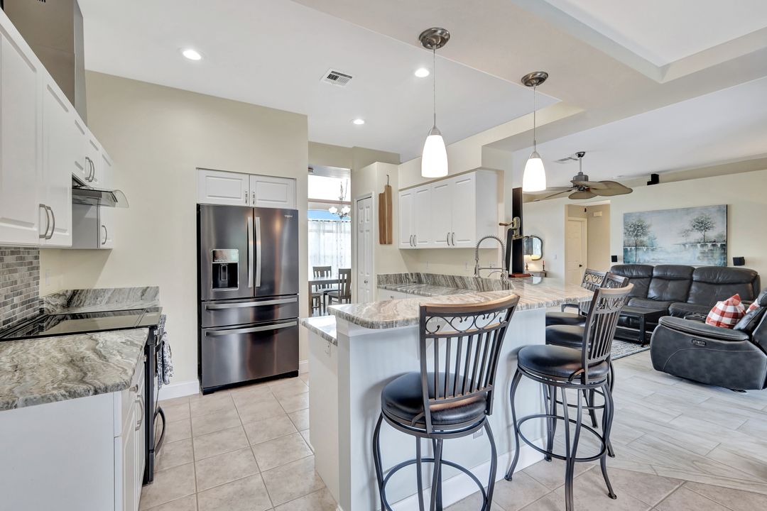 831 SW 17th Terrace, Cape Coral, FL 33991