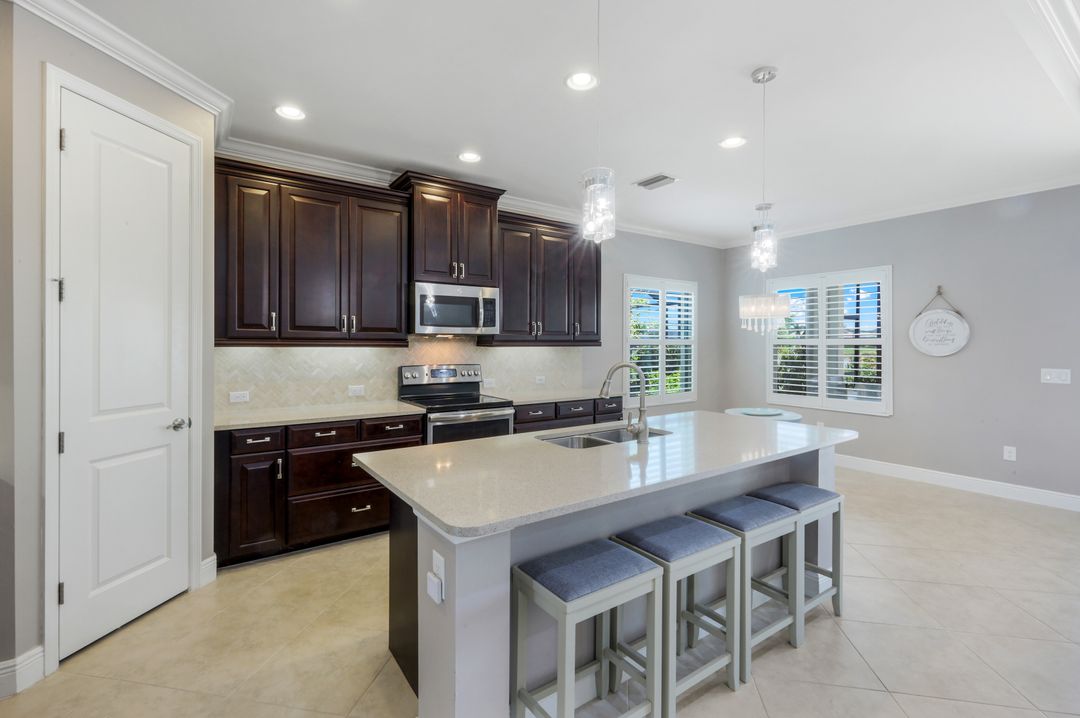 3620 Canopy Cir, Naples, FL 34120