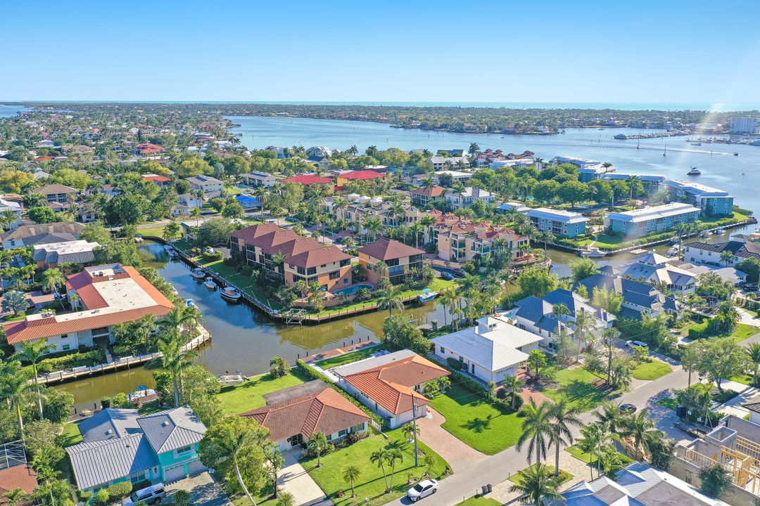 1522 Pelican Ave, Naples, FL 34102