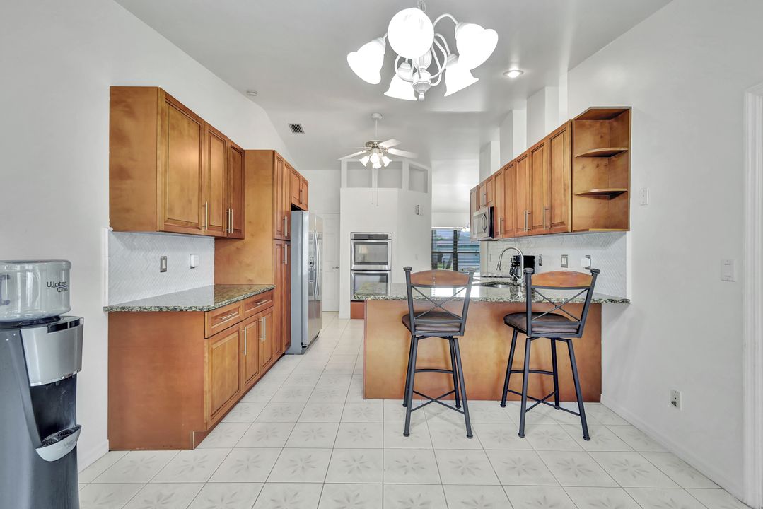 1705 SE 7th St, Cape Coral, FL 33990