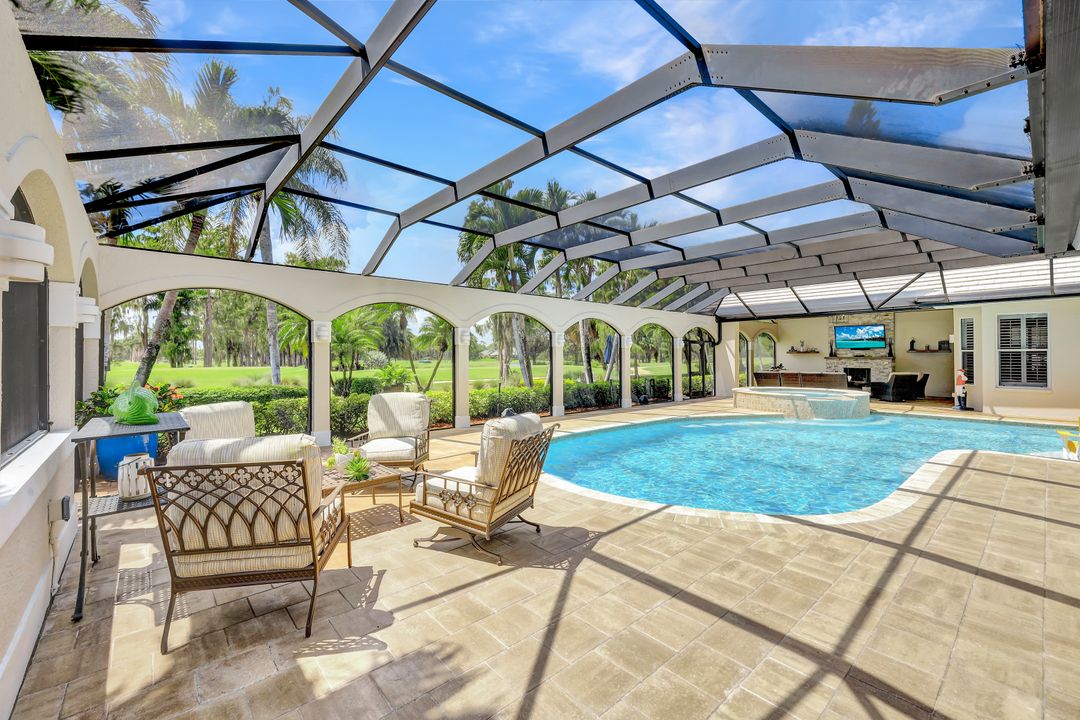 4624 Pond Apple Dr N, Naples, FL 34119