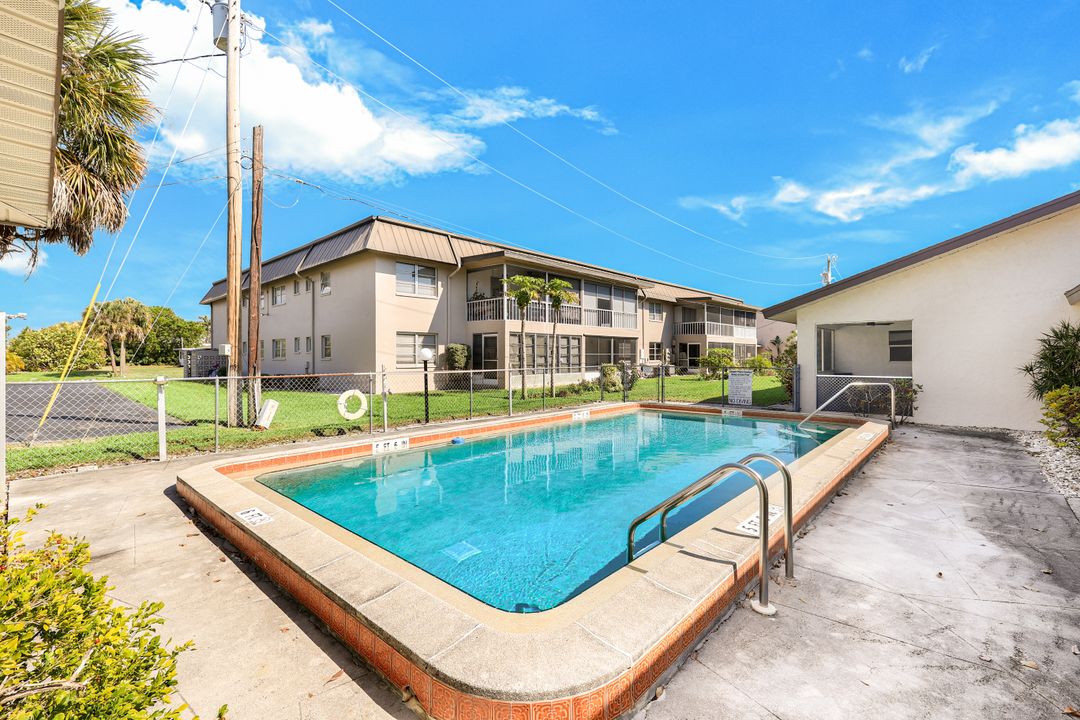 4611 SE 5th Pl #6, Cape Coral, FL 33904