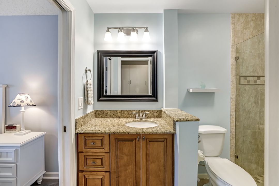 6860 Dennis Cir #K-204, Naples, FL 34104