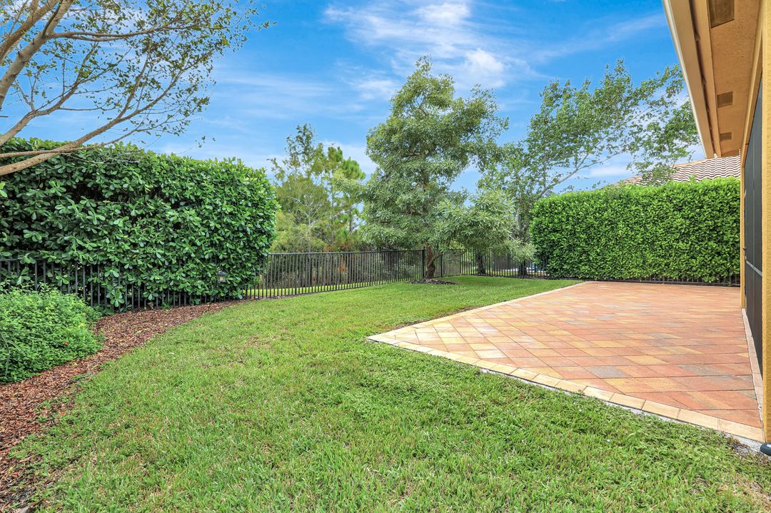 3430 Tigris Ln, Naples, FL 34119