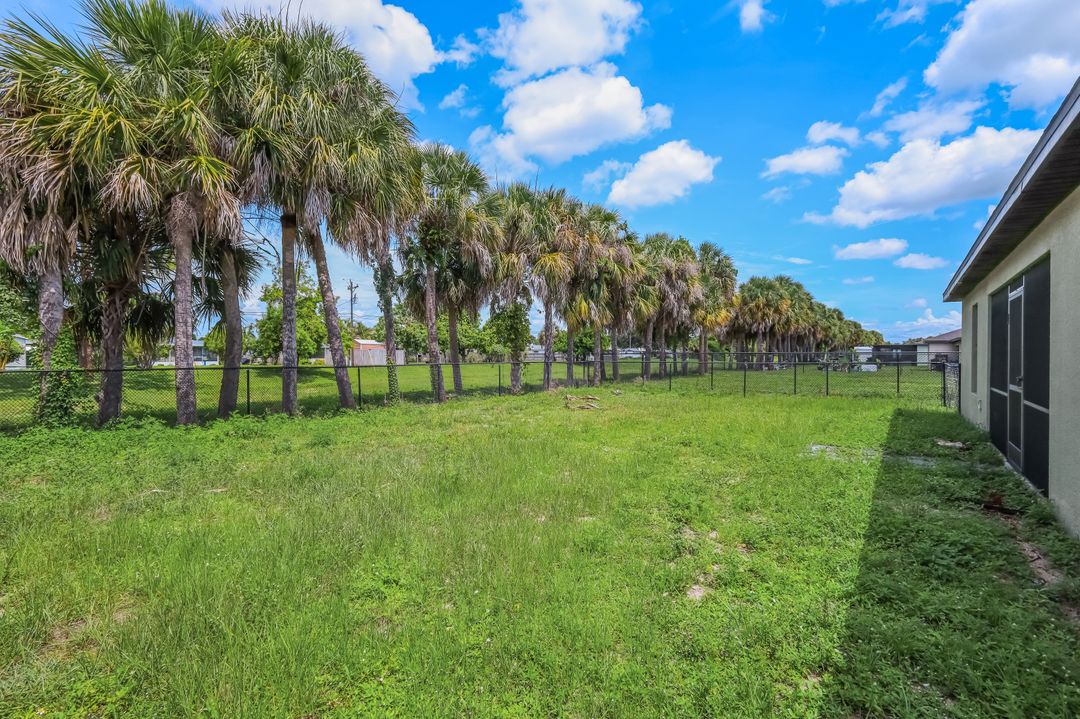 443 Shadow Lakes Dr, Lehigh Acres, FL 33974