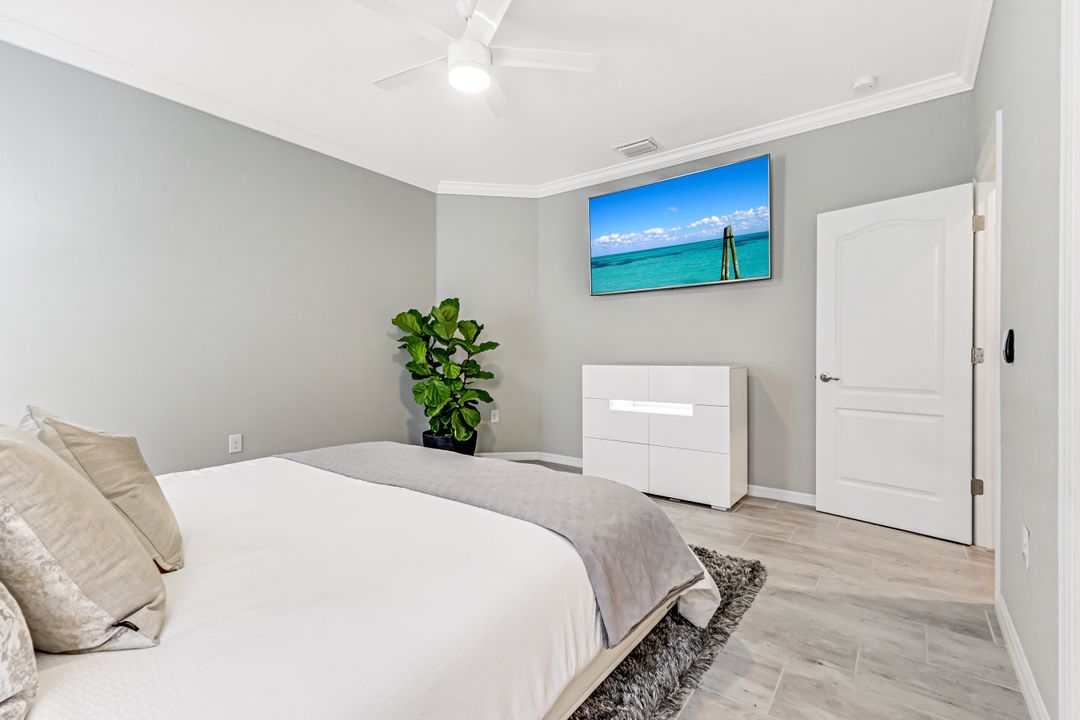 1603 Santiago Cir, Naples, FL 34113