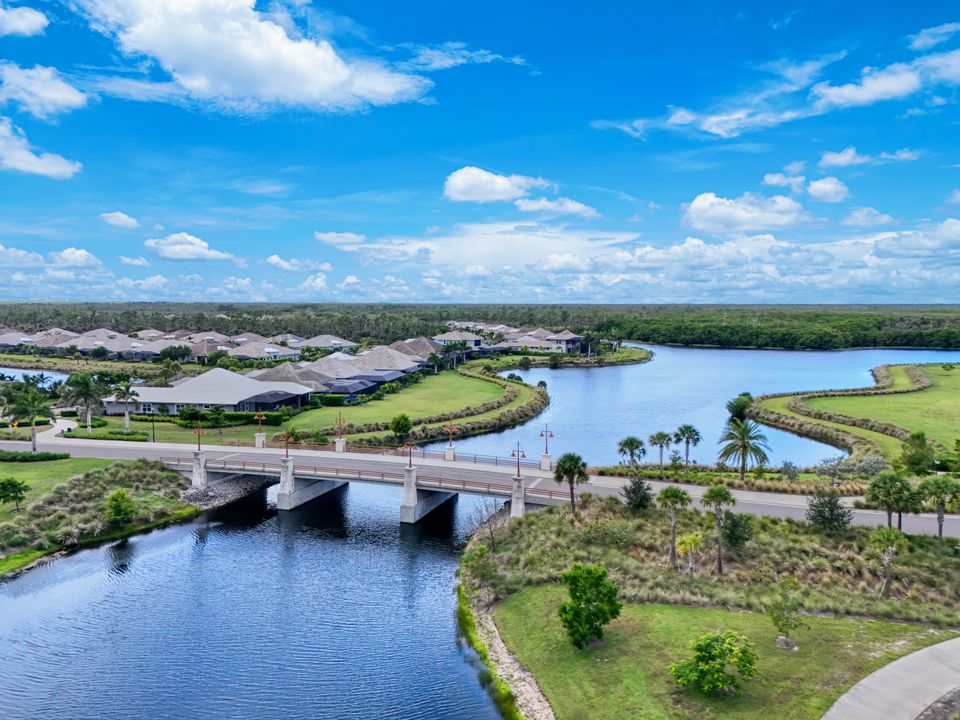 6485 Arriba Ave, Naples, FL 34113