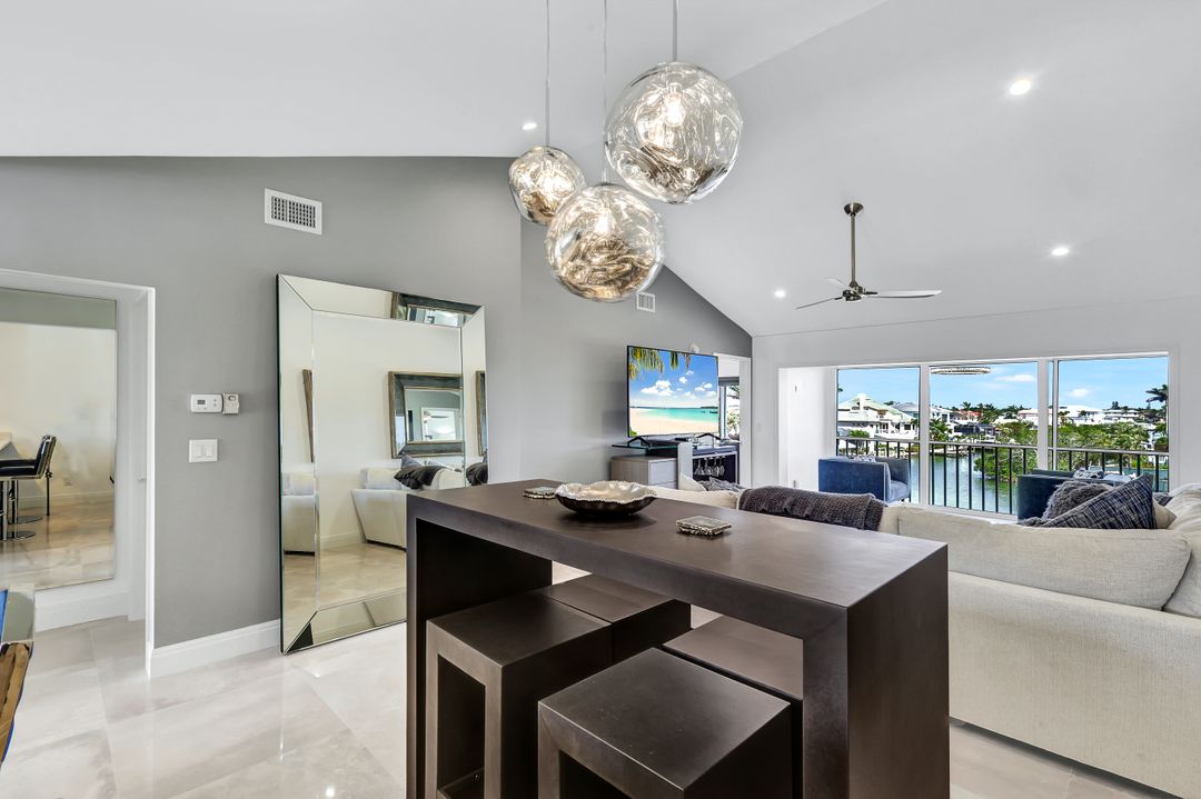 10684 Gulf Shore Dr #B301, Naples, FL 34108