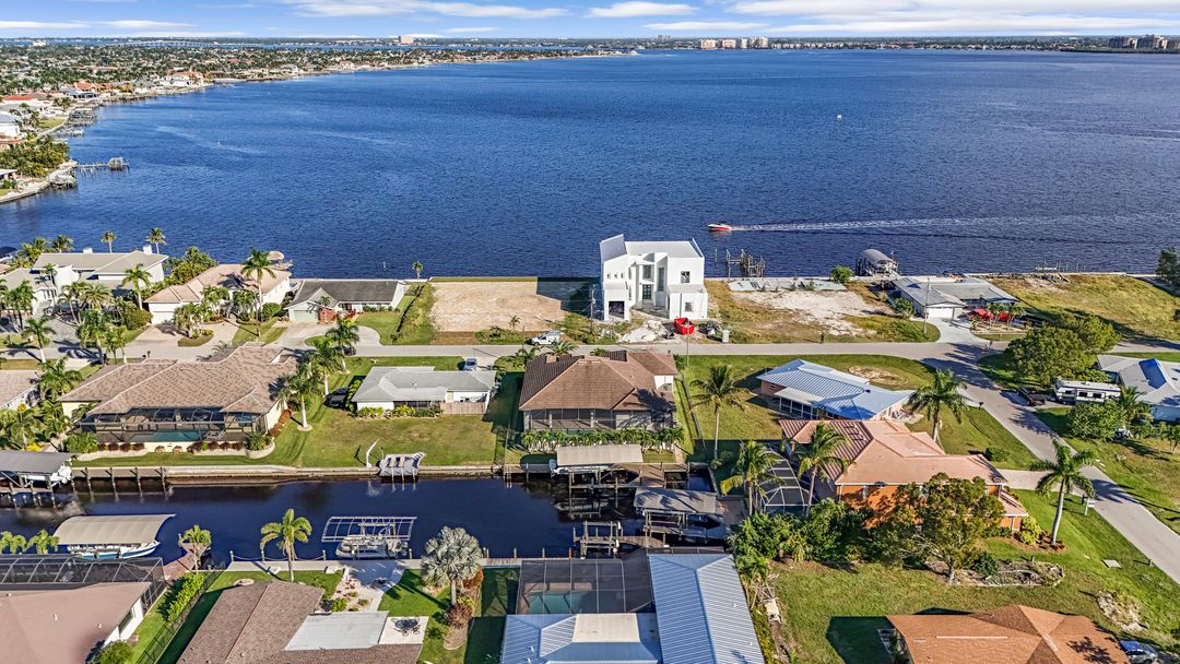 5828 SW 1st Ave, Cape Coral, FL 33914