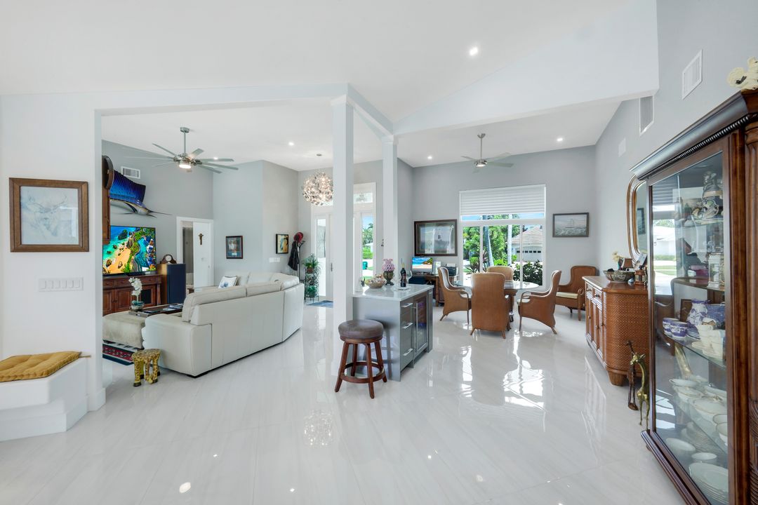 200 N Barfield Dr, Marco Island, FL 34145