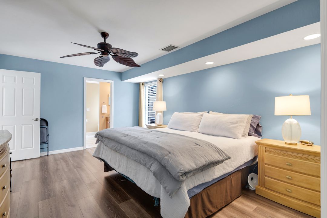 172 Sabal Lake Dr, Naples, FL 34104