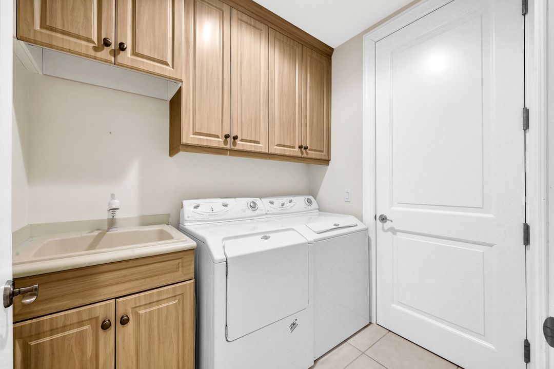 1400 Gulf Shore Blvd N #203, Naples, FL 34102