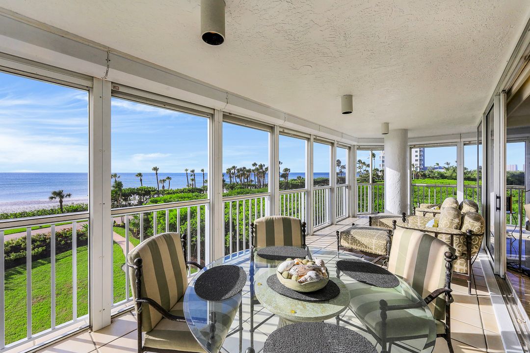 20 Seagate Dr #202, Naples, FL 34103