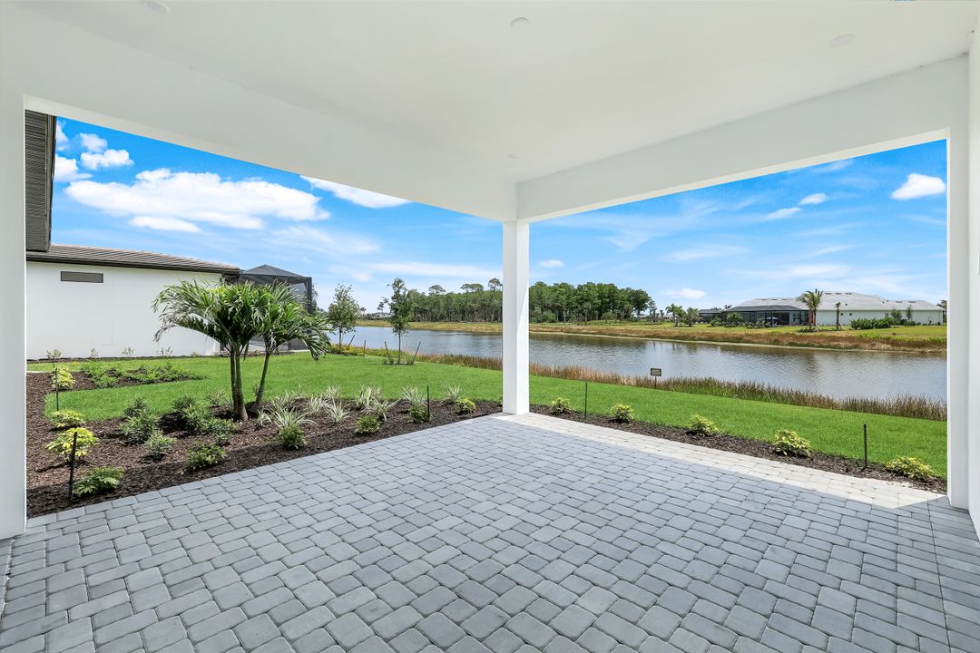 15460 Turin Dr, Naples, FL 34114