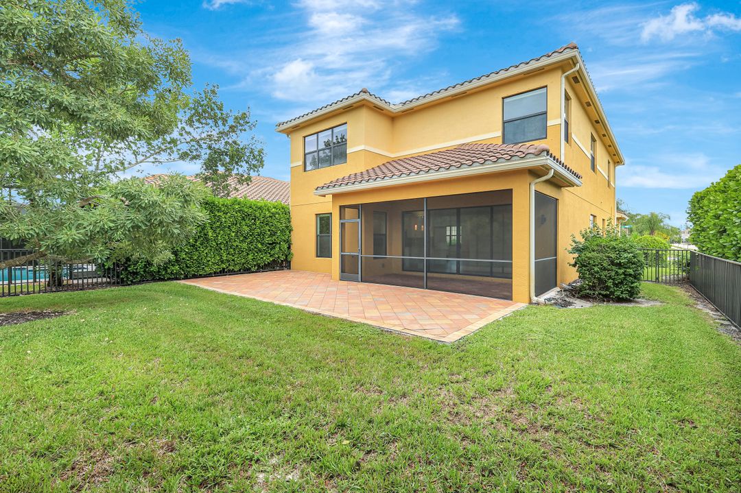 3430 Tigris Ln, Naples, FL 34119