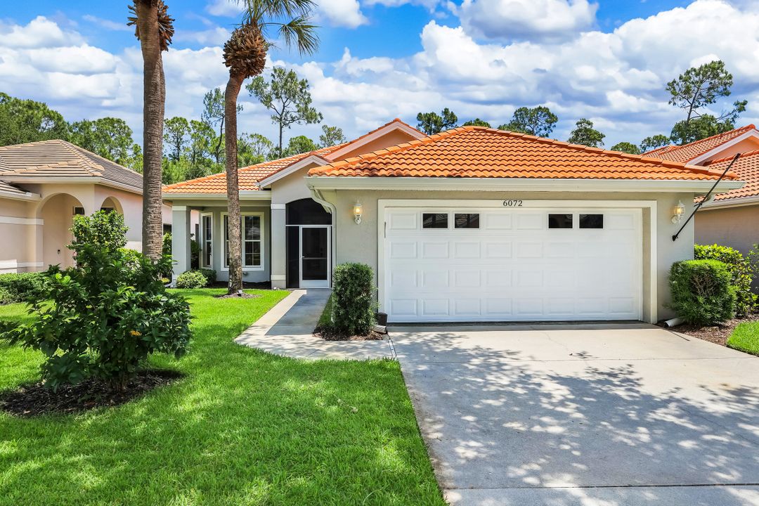 6072 Highwood Park Ln, Naples, FL 34110