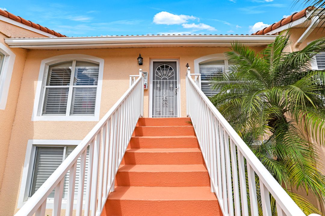 2055 Cascades Dr #4, Naples, FL 34112