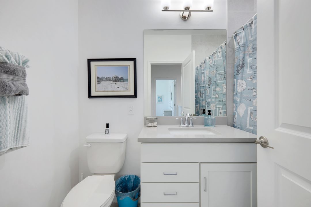 7550 Rockefeller Dr, Naples, FL 34119