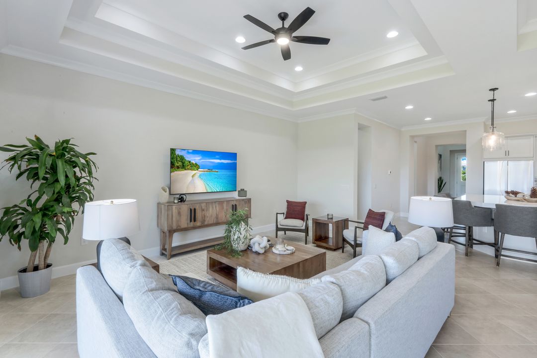 8850 Calypso Ct, Naples, FL 34112