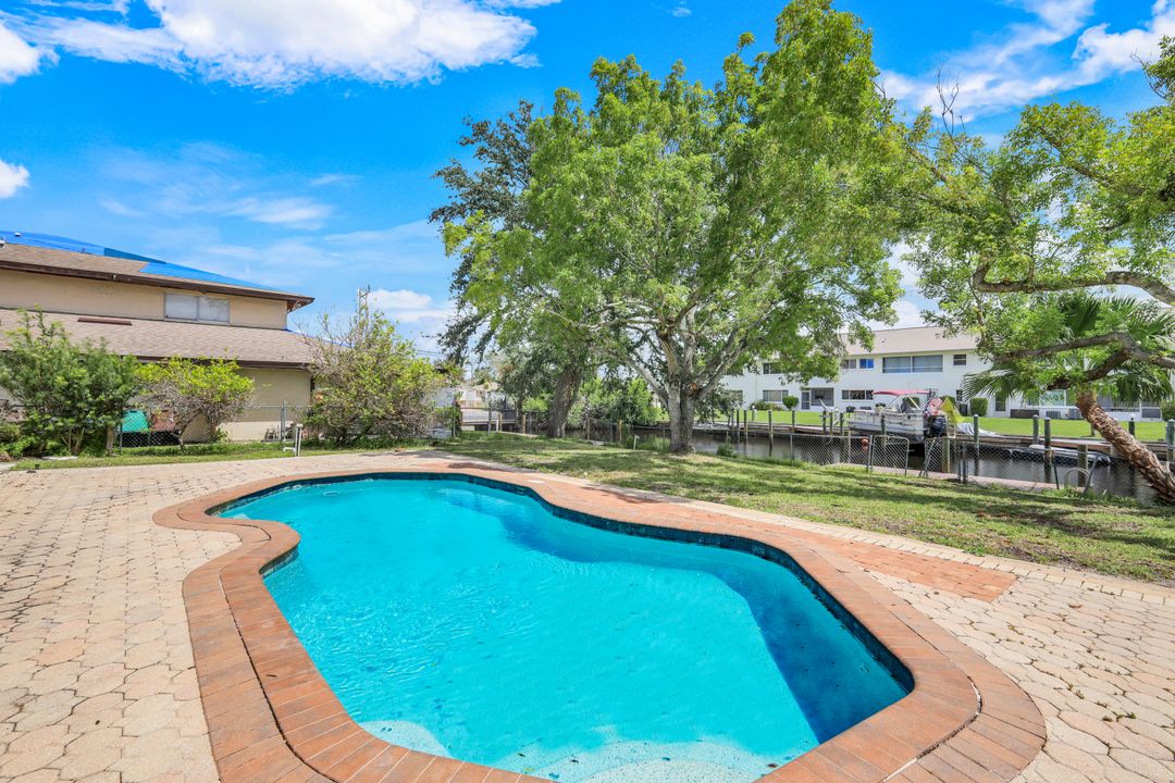 4807 Triton Ct W, Cape Coral, FL 33904