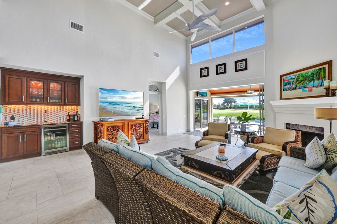 10339 Quail Crown Dr, Naples, FL 34119