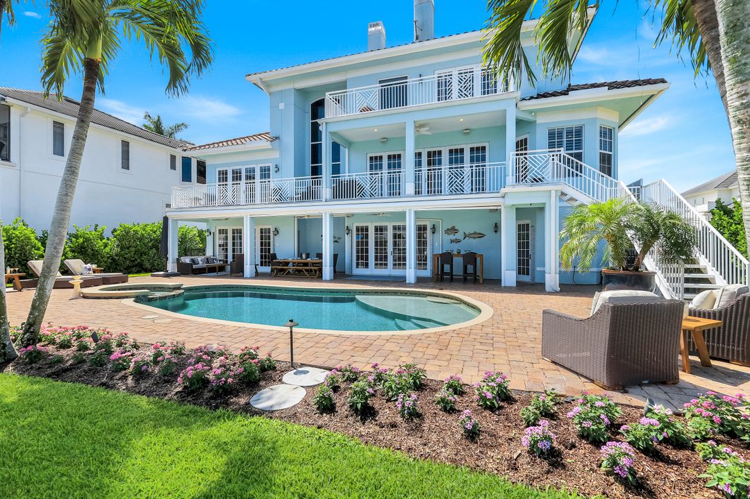 273 Egret Ave, Naples, FL 34108