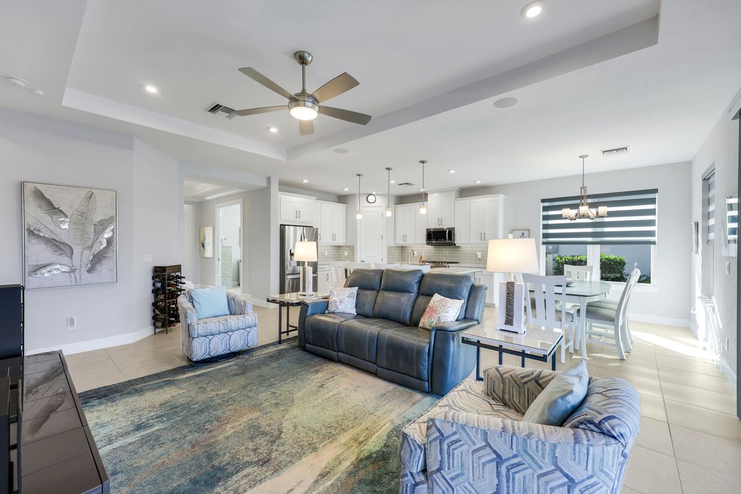 8262 Promoso Ct, Naples, FL 34114