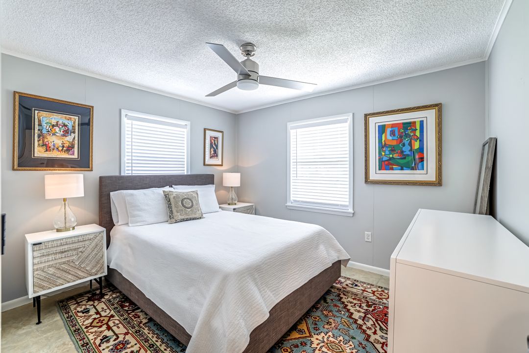 10095 7th St N #3, Naples, FL 34108