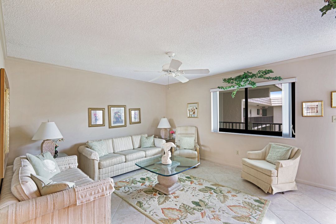 788 Park Shore Dr #E31, Naples, FL 34103
